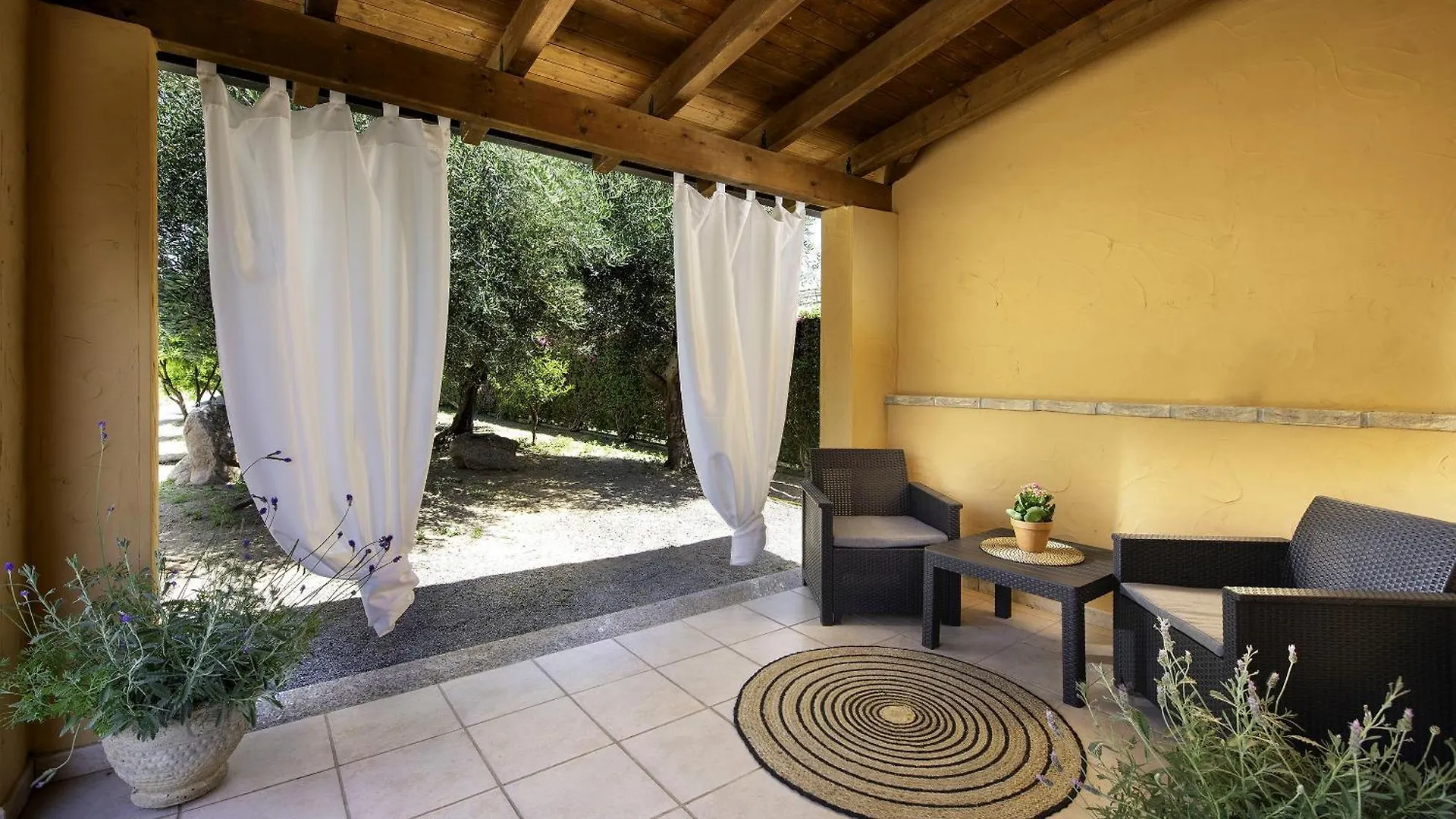 Agriturismo La Biada Is Morus Farmház